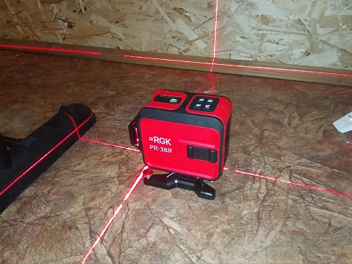 RGK PR-38R + штатив - лазерный нивелир 3d с красным лучом